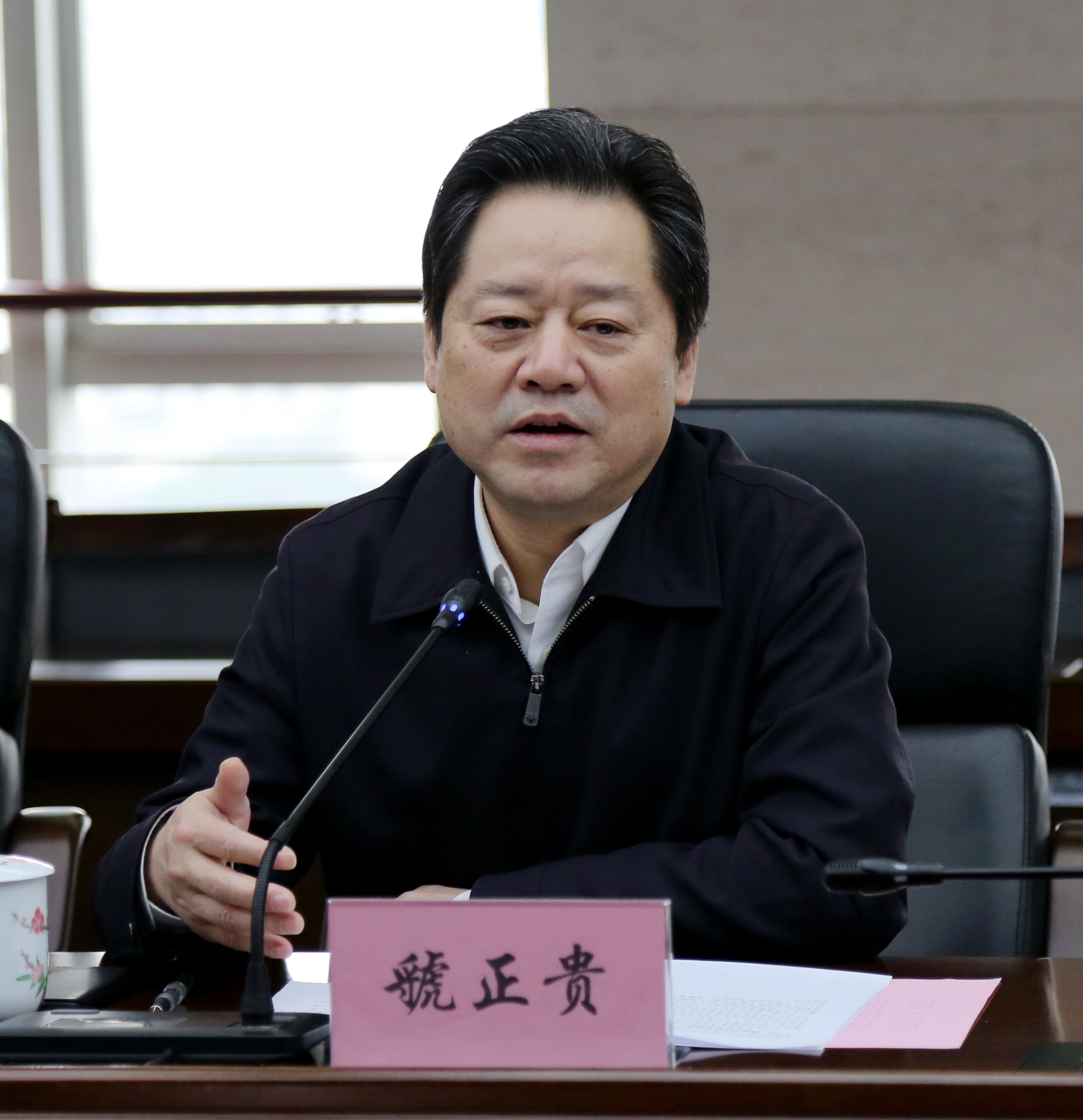 欧阳斌介绍了张家界市经济社会发展和市场监管工作情况.